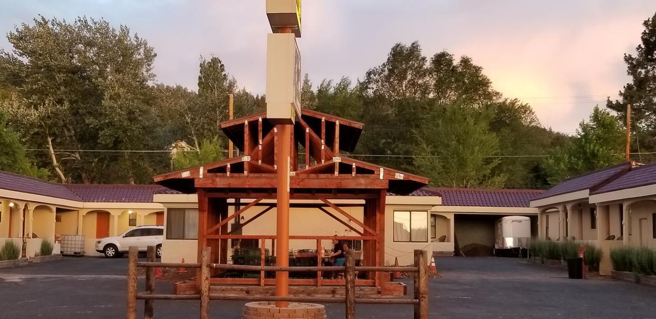 Grand Motel Williams Bagian luar foto
